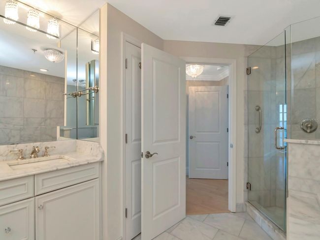 Primary Bathroom | Image 20