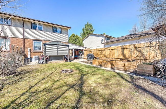45 Mohegan Cres, House attached with 3 bedrooms, 2 bathrooms and 2 parking in London ON | Image 36