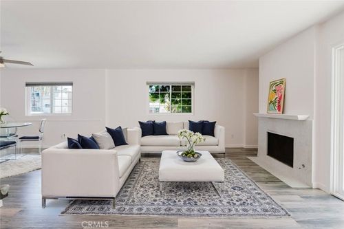 unit-7-18643 Burbank Blvd, Tarzana, CA, 91356-2647 | Card Image