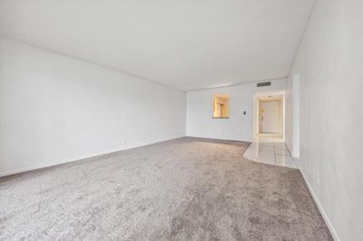 207 - 7146 Huntington Lane, Condo with 2 bedrooms, 2 bathrooms and null parking in Delray Beach FL | Image 3