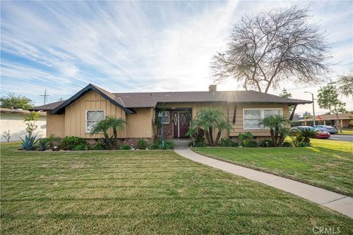 9202 Lochinvar Dr, Pico Rivera, CA, 90660-3823 | Card Image