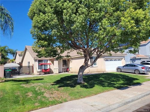 437 Winthrop Dr, Hemet, CA, 92544-1770 | Card Image