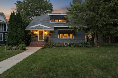 406 8th Pl Nw, Austin, MN, 55912-2945 | Card Image