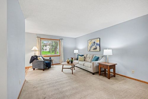4324 Buckingham Ct, Vadnais Heights, MN, 55127-3682 | Card Image