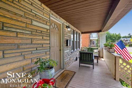 1416 Lakepointe St, Grosse Pointe Park, MI, 48230-1016 | Card Image