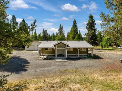 17045 West Dr, La Pine, OR, 97739-9705 | Card Image