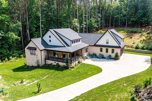 100 White Fawn Cir, Granite Falls, NC, 28630-9565 | Card Image