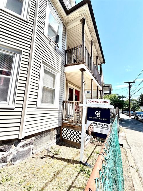 33-31-33 Hollingsworth St, Lynn, MA, 01902-3509 | Card Image