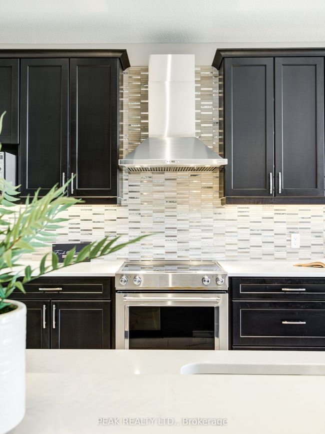 8 Loganville Lane, Condo with 3 bedrooms, 3 bathrooms and 2 parking in New Hamburg ON | Image 12