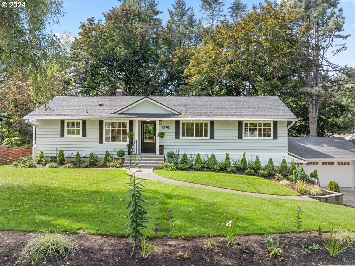 Rainbow Dr, Lake Oswego, OR 97035