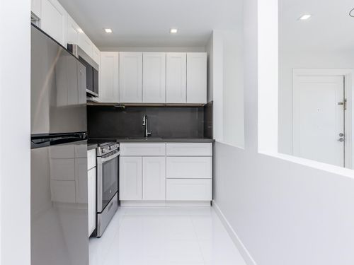 apt-207-2420 Diana Dr, Hallandale Beach, FL, 33009-4804 | Card Image