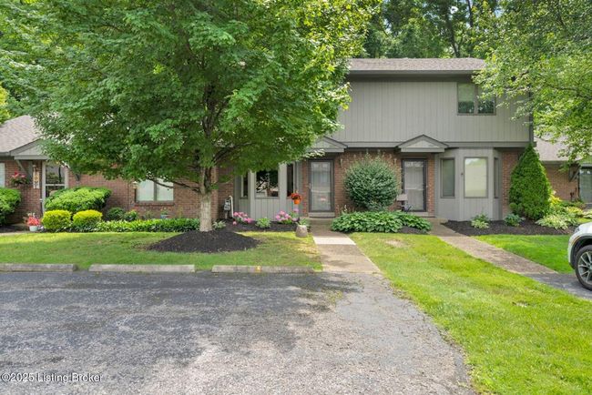 5503 Forest Lake Dr, Condo with 2 bedrooms, 3 bathrooms and null parking in Prospect KY | Image 5