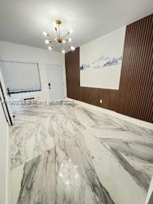 b-110 Ne 68th St, Miami, FL, 33138-5400 | Card Image