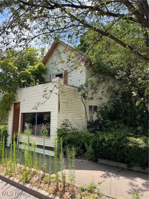 868 N Main St, Akron, OH, 44310-2148 | Card Image
