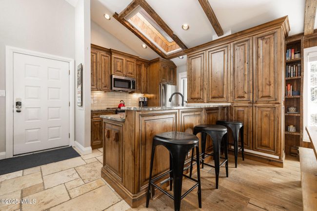 1407 - 4470 Timber Falls Ct, Condo with 4 bedrooms, 3 bathrooms and null parking in Vail CO | Image 7