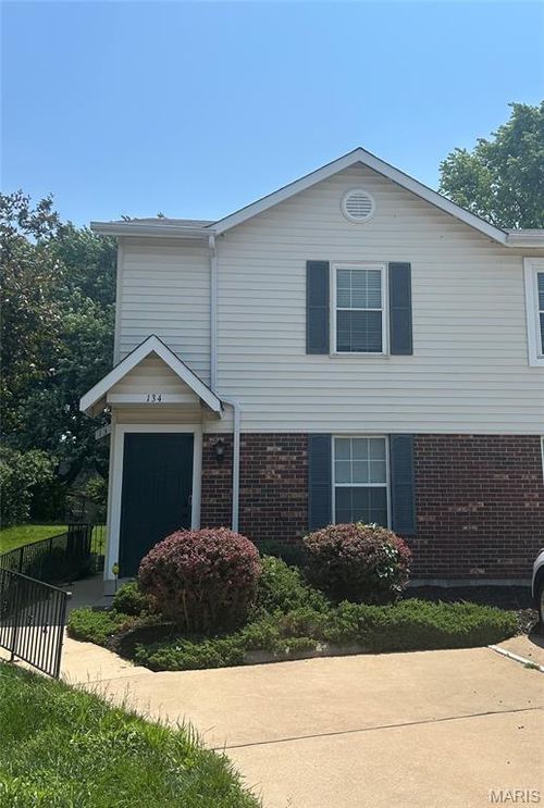 134 Country Trace Ct, Saint Peters, MO, 63304-2815 | Card Image