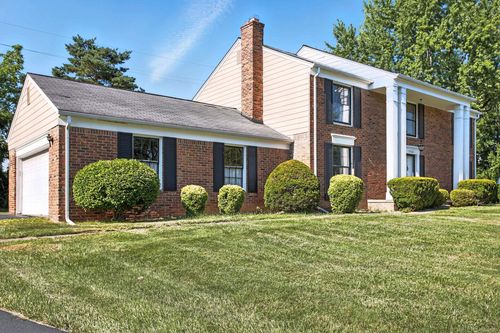 5564 Hobnail Circle, West Bloomfield Charter Township, MI, 48322 | Card Image