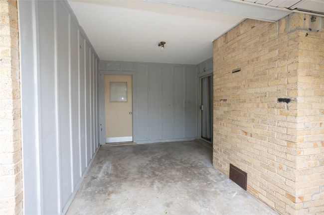 Back porch area | Image 19