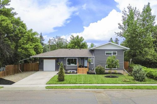 236 50 Ave E, Claresholm, AB, T0L0T0 | Card Image