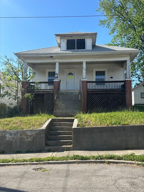 652 Montrose Ave Se, Roanoke, VA, 24013-2411 | Card Image