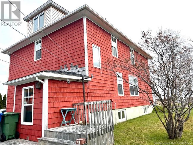 110 Des Champs Rue, House other with 7 bedrooms, 3 bathrooms and null parking in Lamèque NB | Image 5