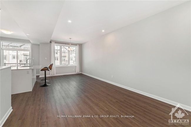 520 Galmoy Way, House attached with 2 bedrooms, 2 bathrooms and 2 parking in Nepean ON | Image 4