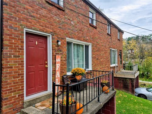 3396 Columbia Dr, Castle Shannon, PA, 15234 | Card Image