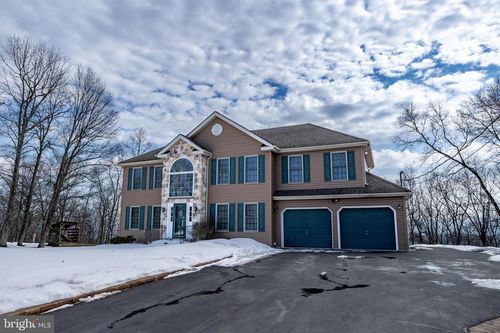 337 Clicko Ln, East Stroudsburg, PA, 18301-8532 | Card Image
