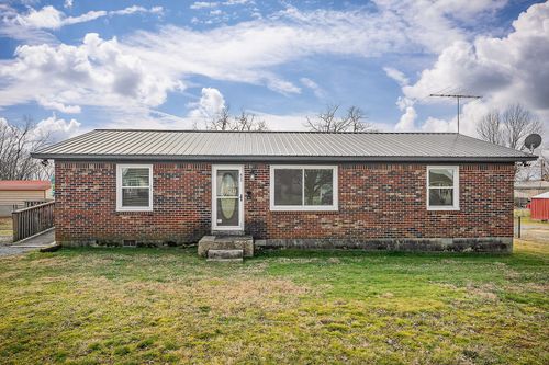 611 Estes St, Smithville, TN, 37166-2924 | Card Image