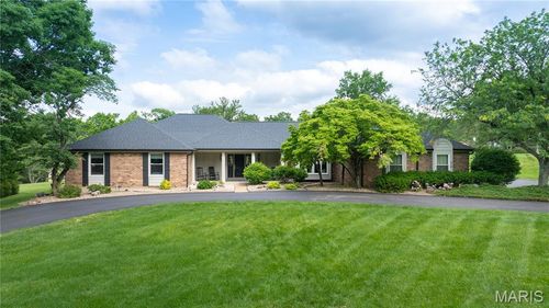 216 Whiting Ln, Chesterfield, MO, 63005-6917 | Card Image