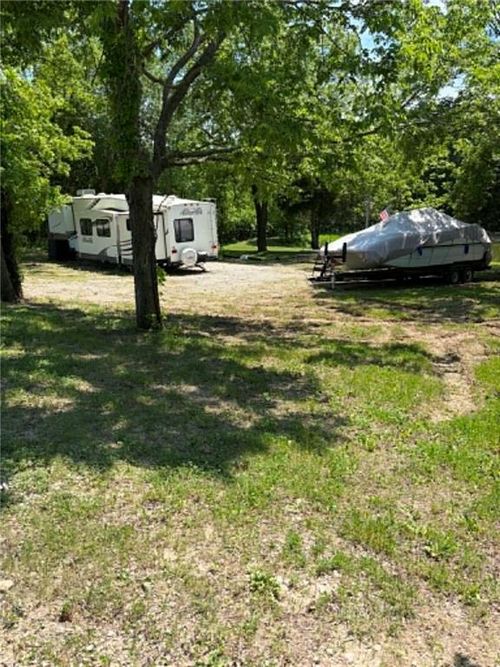 54 Nw Sugar Lake Dr Nw, Mound City, KS, 66056 | Card Image