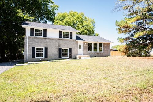 204 Bonnaridge Dr, Hermitage, TN, 37076-1117 | Card Image