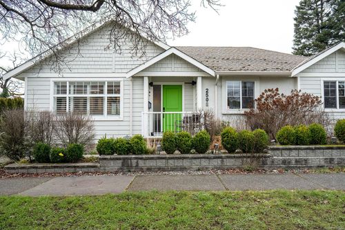 2508 Shakespeare St, Victoria, BC, V8R4G5 | Card Image