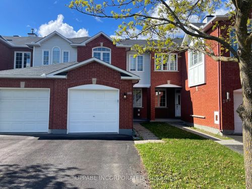 202 Forestglade Cres, Ottawa, ON, K1G6A7 | Card Image