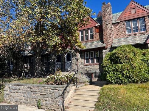 911 Darby Rd, HAVERTOWN, PA, 19083-4705 | Card Image