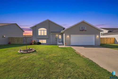 7105 W 65th St Street, Sioux Falls, SD, 57106 | Card Image