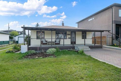 8335 47 Avenue Nw, Calgary, AB, T3B1Z6 | Card Image