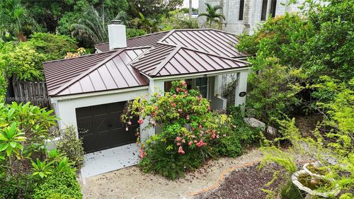 393 Minola Dr, Miami Springs, FL, 33166-6033 | Card Image