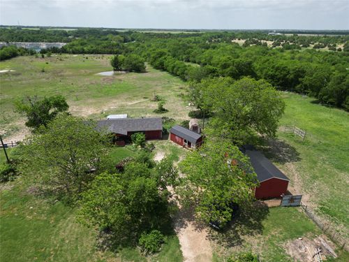 864 County Road 4425, Whitewright, TX, 75491-8610 | Card Image