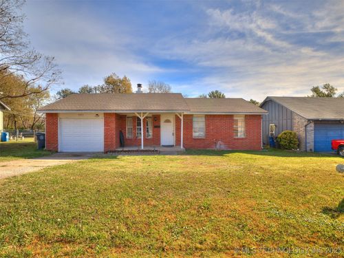 4823 S 27th West Ave, Tulsa, OK, 74107-7620 | Card Image