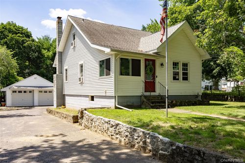 17 Townsend Boulevard, Poughkeepsie (Town), NY, 12603 | Card Image