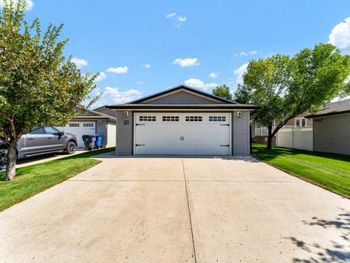 71 Timothy Way Se, Medicine Hat, AB, T1B0M7 | Card Image
