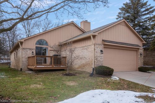 35173 Knollwood Ln, Farmington Hills, MI, 48335-4697 | Card Image