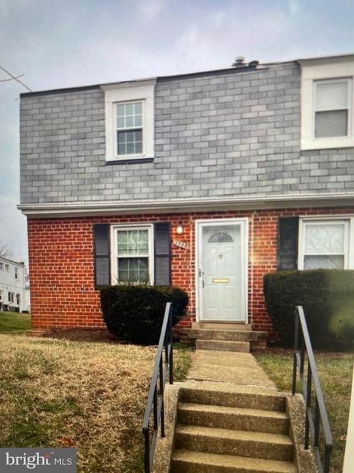 2588 Iverson St, TEMPLE HILLS, MD, 20748-3106 | Card Image