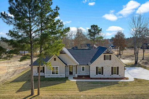 195 Clara Ln, Kilgore, TX, 75662-7653 | Card Image