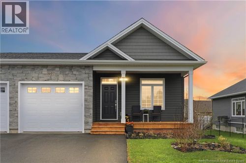 607 Royal Oaks Blvd, Moncton, NB, E1H0G2 | Card Image