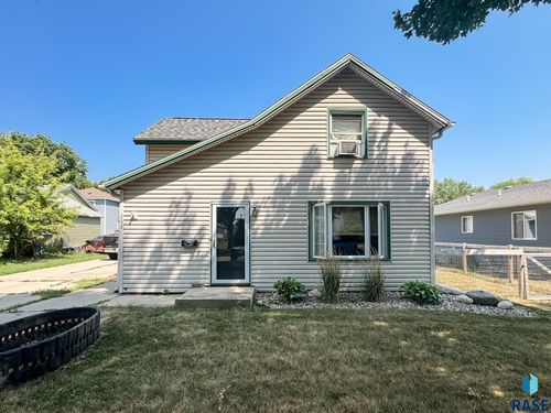 207 E Bishop St Street, Luverne, MN, 56156 | Card Image