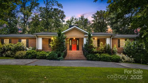 3 Amherst Rd, Asheville, NC, 28803-3007 | Card Image