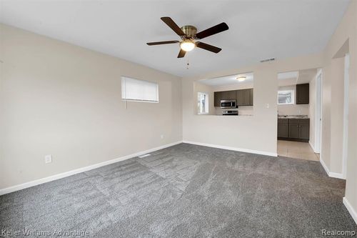 11140 Ocalla Dr, Warren, MI, 48089-3843 | Card Image