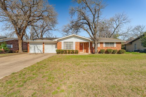 915 N Charlotte Ave, Stephenville, TX, 76401-2003 | Card Image